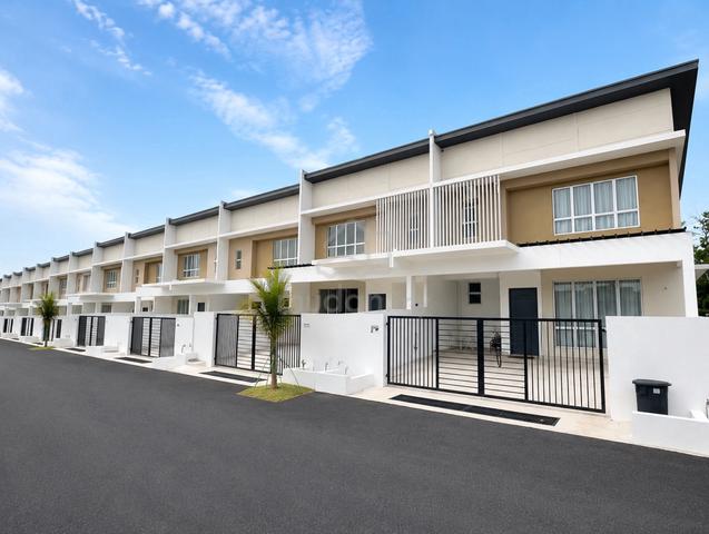 Cheapest🔥Freehold Double Storey Terrace in Taman Serkam Ria Merlimau 1