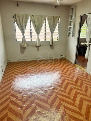 Flat PKNS Seksyen 8 Shah Alam 1