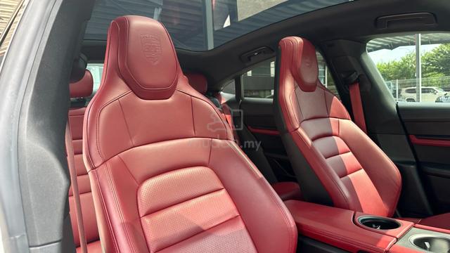 2020 Porsche TAYCAN 4S (A) Red Interior - 2