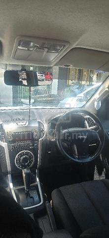 2015 Isuzu D-MAX 3.0 V-CROSS 4x4 (A) - 5