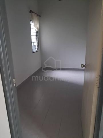 Saujan Suria Kajang Townhouse (groundfloor) 1