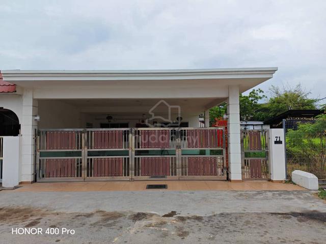 Rare Find ! Malim,Cheng,Pulau Gadong Single Storey CORNER Terrace 1