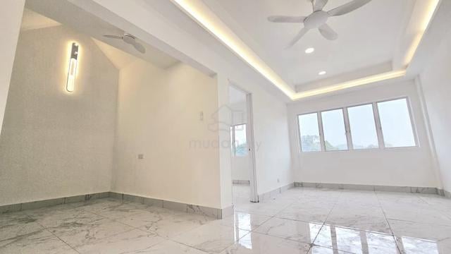 Taman Putra Budiman Flat 1