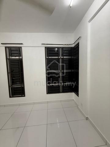 The Twin Residences @ Tampoi 1