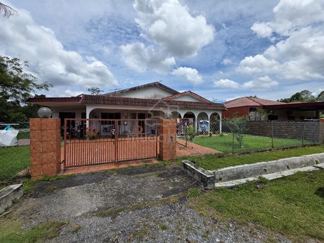 Urgent Sale! Single-Storey Corner Bungalow in Kg. Expo, Kamunting 1