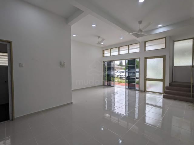 [Laman Luas] Rumah Teres 2 Tingkat Corner Lot, Padang Midin, KTrg 4