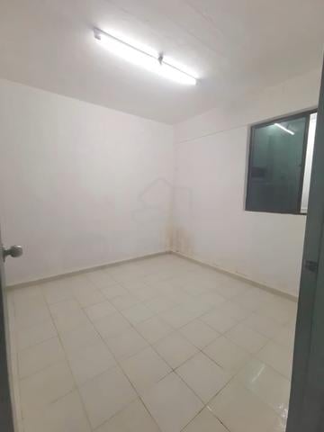 Flat Taman Ungku Tun Aminah 1