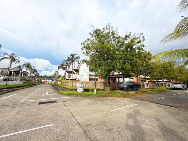 Taman Bukit Sepangar | Double Storey Bungalow | Corner Unit | 5R5B 1