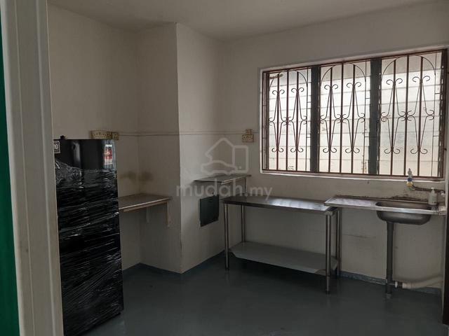 Flat Taman Ungku Tun Aminah 1