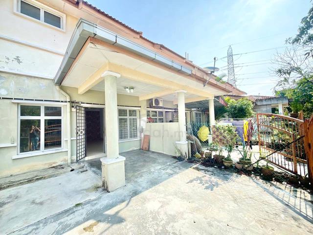 FOR SALE !! - Bandar Seri Putra - 1.5 Storey Terrace 1