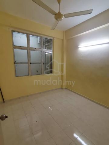 Desa Skudai Apartment 5
