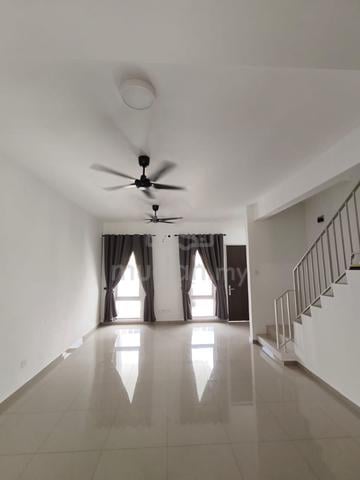 Amaya, Acacia Park 1