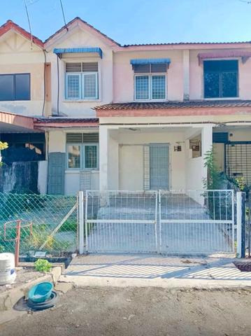 Double Storey Terrace House / Taman Bukit Minyak Indah 1