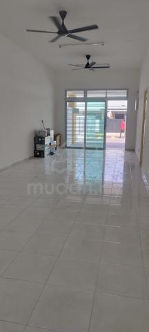 Jalan Bayan, Bandar Putra, 81000 Kulai  Single-storey house 1