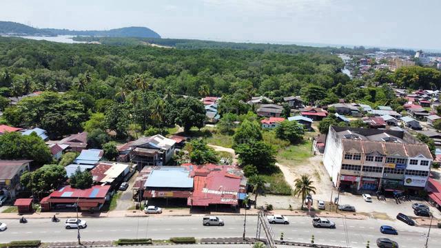 (Depan Jln Utama, Dekat Bandar) Tanah Komersil 1 Ekar, Chukai, Kemaman 1