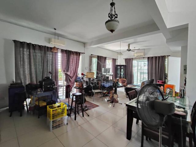 CORNER LOT RENOVATED 2 Storey Terrace Nadayu 92, Kajang 1