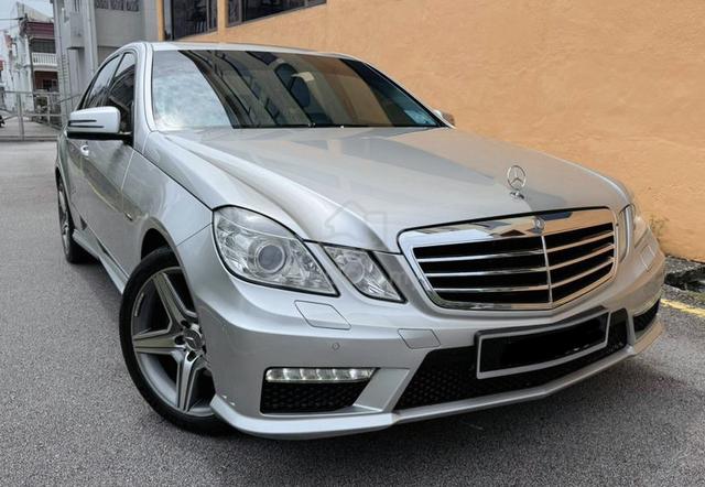 2010 Mercedes Benz E250 CGI BlueEFCY - LIKE NEW - 1