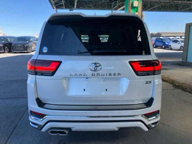 TOYOTA LAND CRUISER 3.5 ZX - Mid-Year Promo - 4