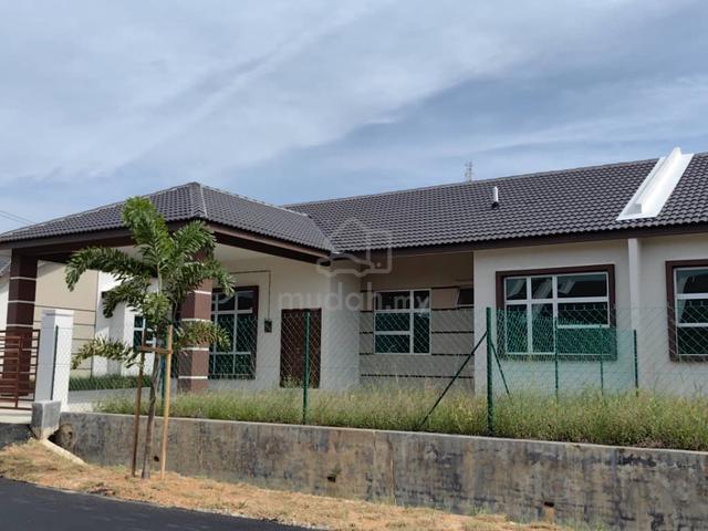 Hot area brand new 1 storey semi-D Bandar Baru Sungai Udang melaka 1