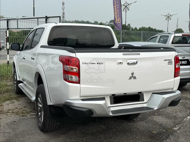 2018 Mitsubishi TRITON 2.4 VGT PREMIUM 4X4 (A) - 4