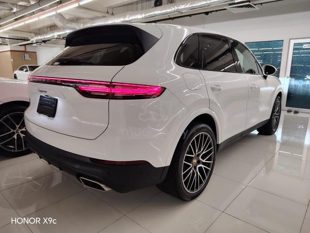 JPN CBU - 2022 Porsche CAYENNE 3.0 SUV - 2