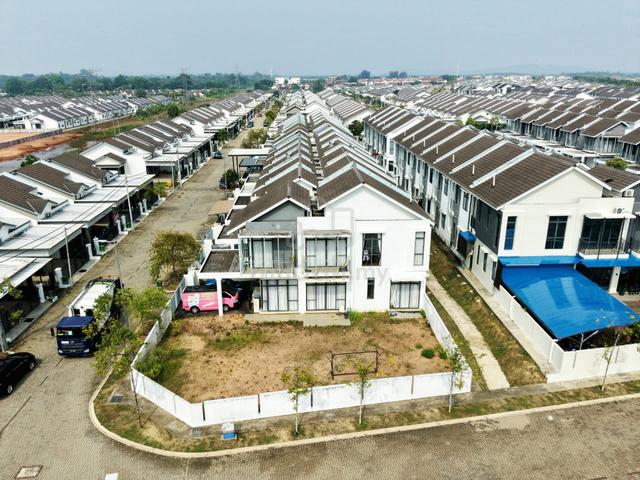 Teres 2 Tingkat Corner Lot (Precint 7 Spring Vale) Kotasas Kuantan 1