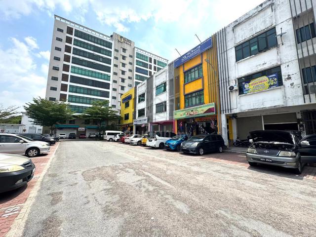 Bayu Puteri 3 Storey Shop For Rent 1