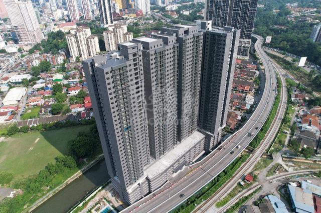 Residensi Max 1