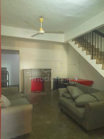 Selangor Pandamaran 2-Storey Terraced House For Rent 1