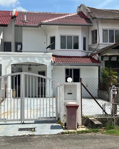 2 storey terrace house in Seksyen 6, Cecawi, Kota Damansara. Non Bumi 1