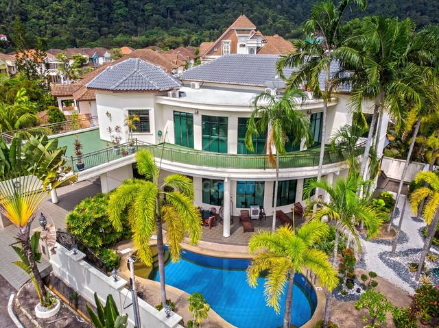 2/S/Bungalow At Batu Ferringhi - Private Pool & Fully Reno Furnish 1
