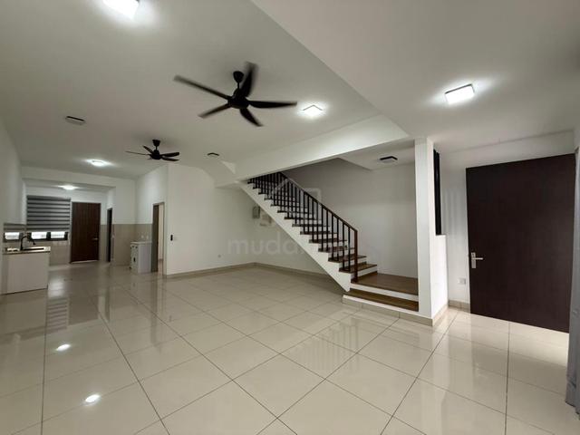 2-Storey Elmina Green 1 | 20x70 | 4R4B | Near Playground 1