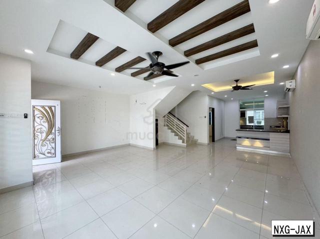 BELOW MARKET VALUE!! Cassava Bandar Puteri Klang 2.5-Storey House 1
