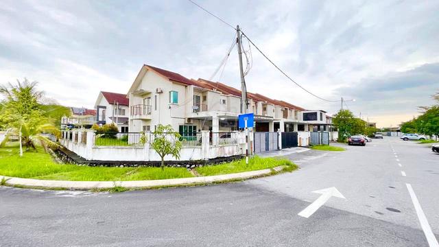 CORNER LOT TANAH LUAS 🎈 2 Storey Corner Taman Alam Suria Puncak Alam 1