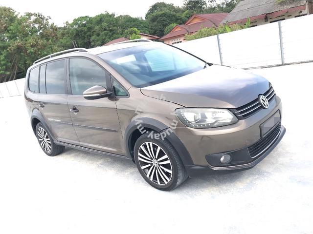 Volkswagen TOURAN 1.4 TSI(A)SUNROOF/DVD PLAYER-12 - 2