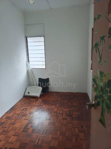 HOT SPOT. 2 STOREY TERRACE TAMAN DESA MURNI, Sg Dua. Boleh Full Loan 4