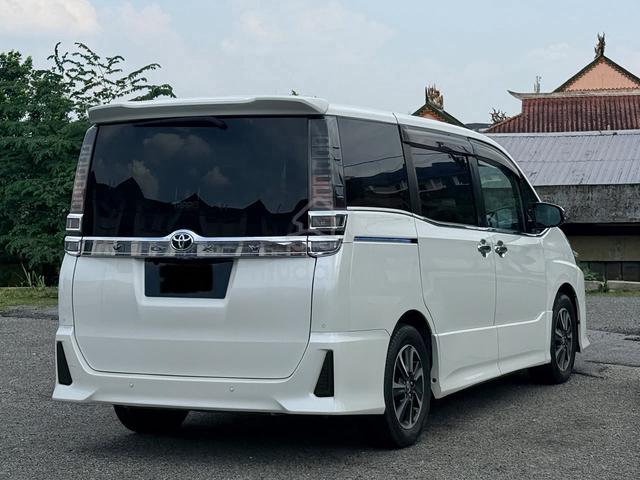 2019/23 Toyota VOXY 2.0 ZS KIRAMEKI II (A) - 2