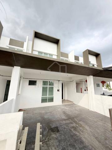 La Casa Lunas📍New House‼️Location Strategik✅️Teres 2 Tingkat✅️ 1