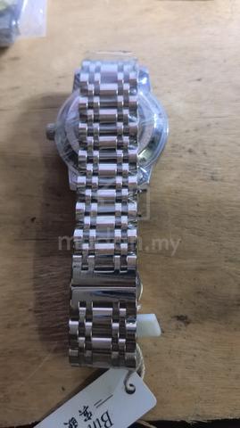 Binou automatic watch selling below market - photo 2 of 4