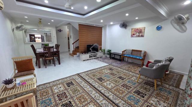 Renovated Unit. Teres 2 Tingkat, Seksyen U12 Desa Alam, Shah Alam. 1