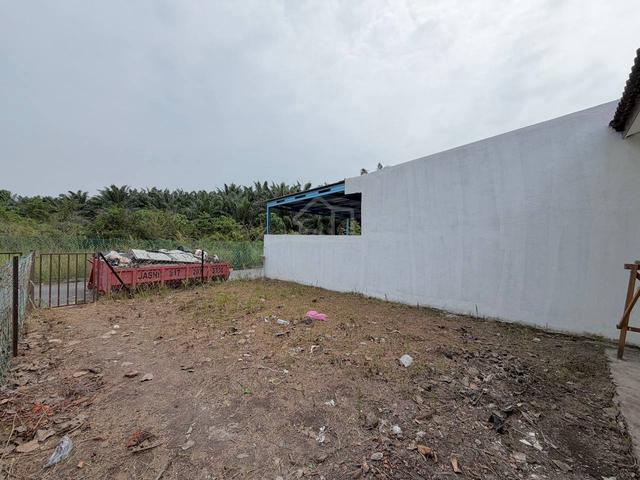 TANAH BELAKANG LUAS Single Storey Taman Vista Jaya Lukut 1