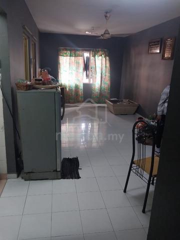 Apartment Idaman 1