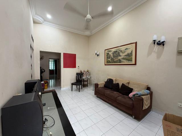 Fully Extended Single Storey Taman Molek 1