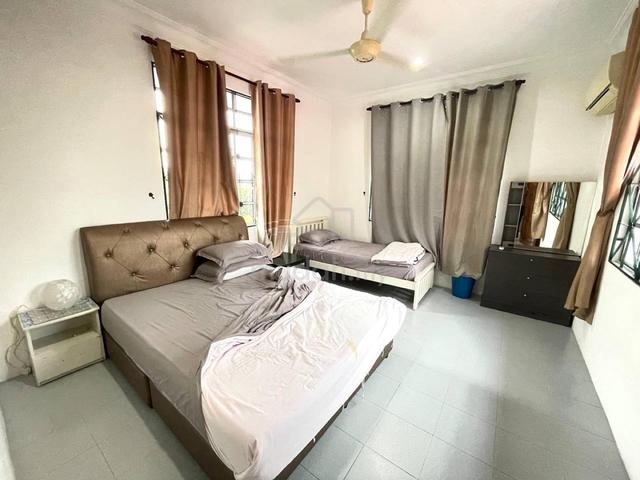 FOR SALE :  Freehold Beautiful 3 Storey Bungalow Bukit Rahman Putra 3