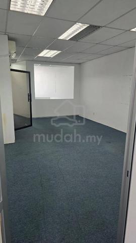 Bayan bay near Queensbay bayan lepas shop lot for rent 1