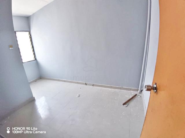 Newly Refurbish /2 Storey House Taman Sungai Besi Indah Seri Kembangan 1