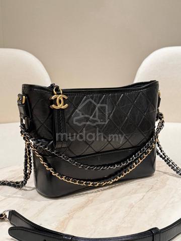 Chanel Large Chevron Gabrielle Black Hobo Bag - photo 2 of 4