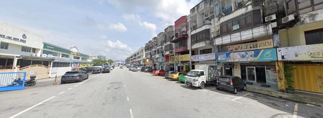Batu Caves (1.5 Storey/ 30x100/Ready/Extended/with Racking/Strategic) 1