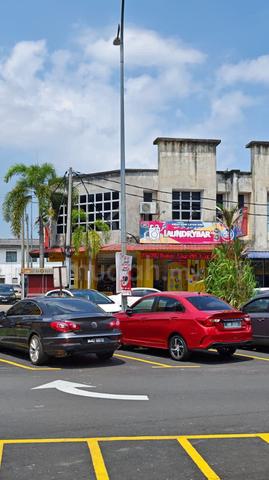 2 Storey Corner shoplot for Sale @ Dengkil 1