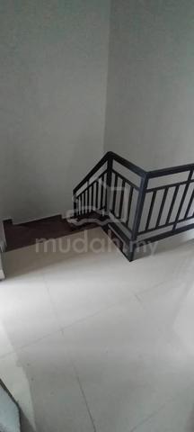 RENT | Jalan Sri Bahagian @ Tampoi | 4 Bedrooms 3